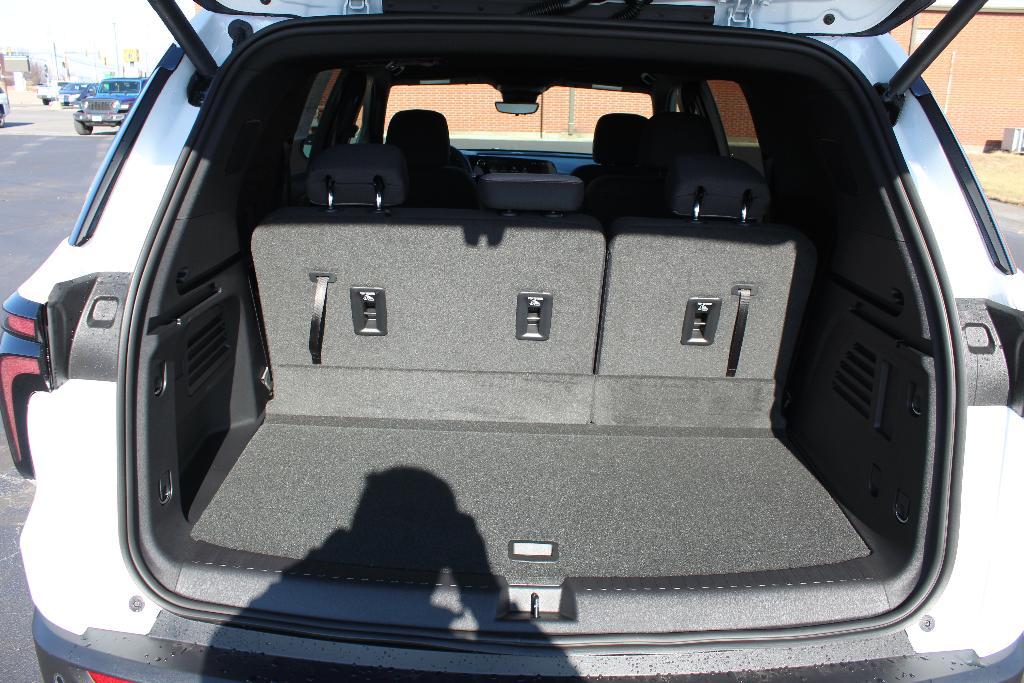 new 2026 Chevrolet Traverse car, priced at $44,139