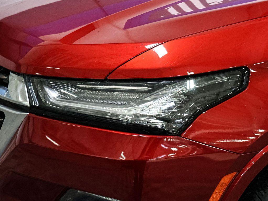 used 2023 Chevrolet Traverse car, priced at $33,266