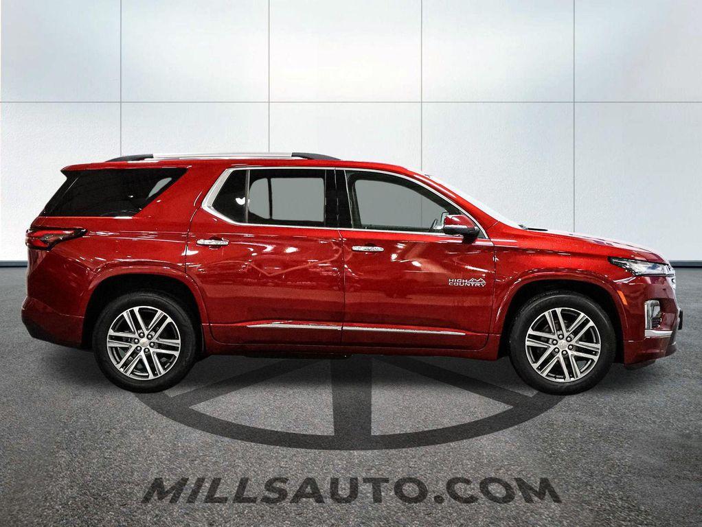 used 2023 Chevrolet Traverse car, priced at $33,266