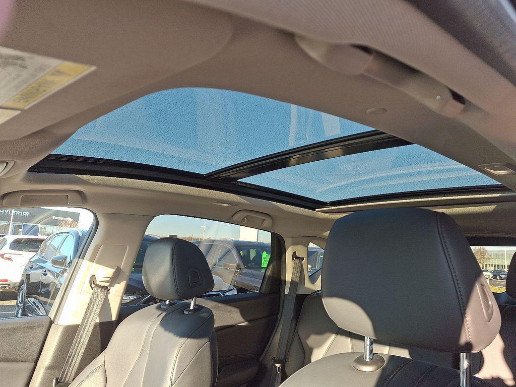 used 2023 Acura RDX car, priced at $34,900