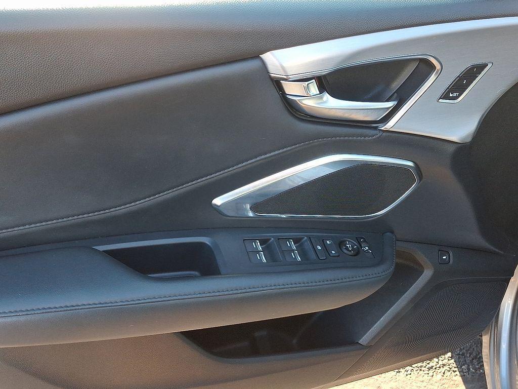 used 2020 Acura RDX car, priced at $28,000