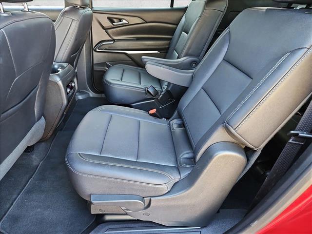 used 2025 Chevrolet Traverse car, priced at $34,995