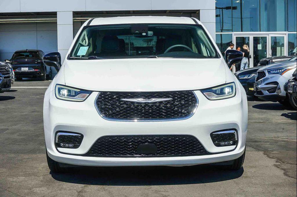 used 2024 Chrysler Pacifica car, priced at $22,076