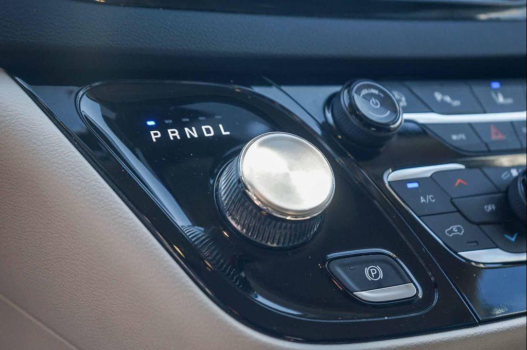 used 2024 Chrysler Pacifica car, priced at $22,076