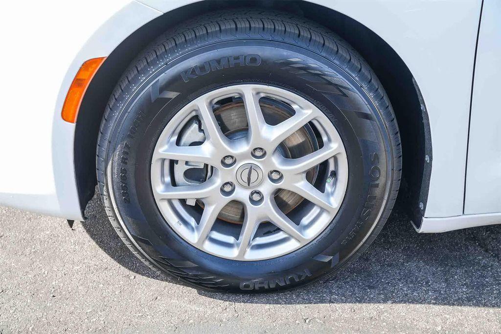 used 2024 Chrysler Pacifica car, priced at $26,479