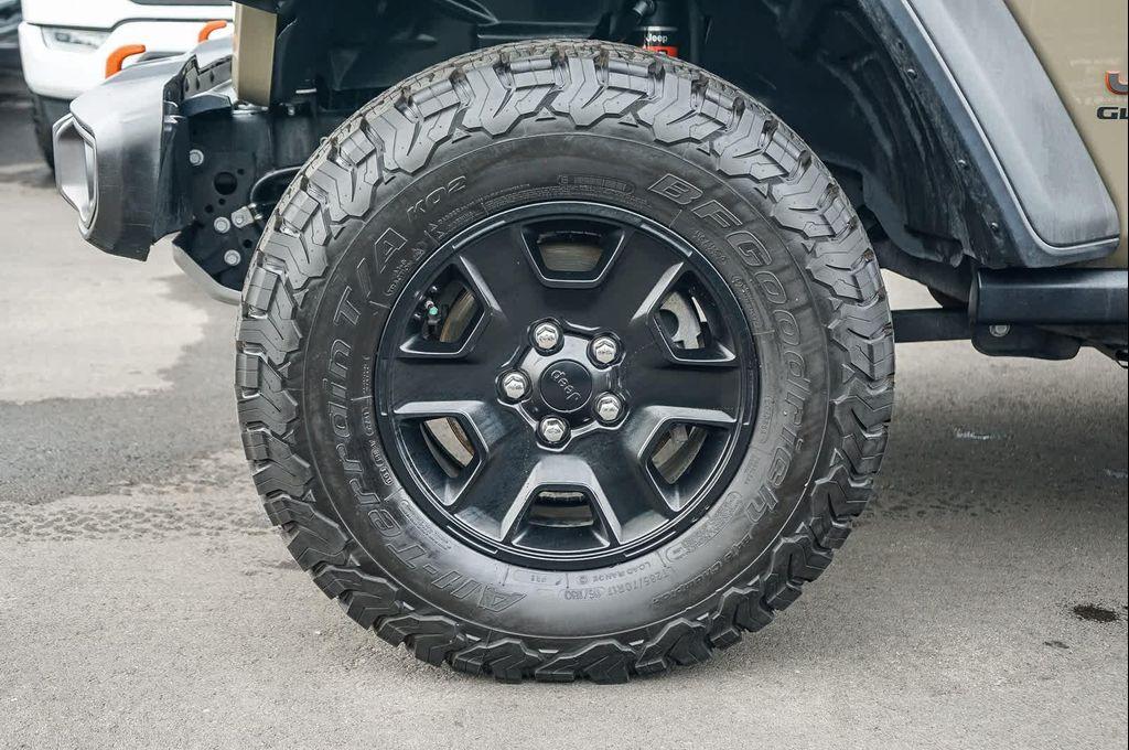 used 2020 Jeep Gladiator car, priced at $34,371