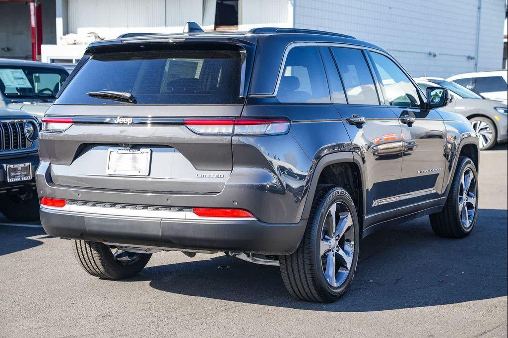 new 2026 Jeep Grand Cherokee car, priced at $39,269