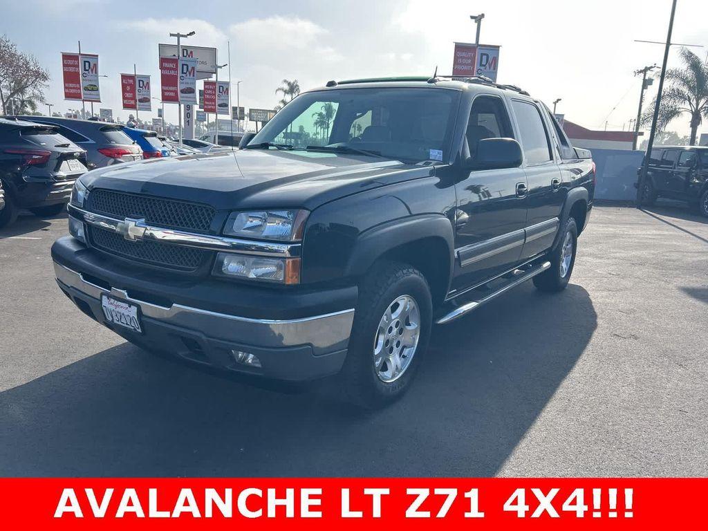 used 2005 Chevrolet Avalanche car, priced at $10,500
