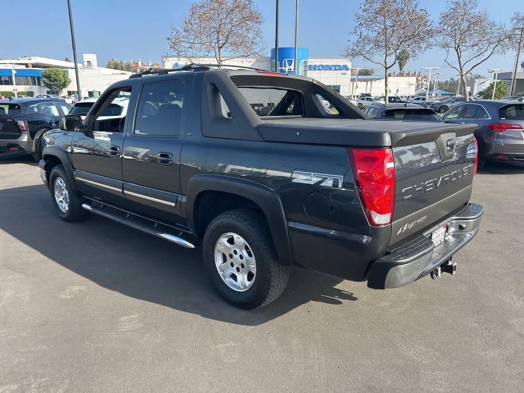 used 2005 Chevrolet Avalanche car, priced at $10,500