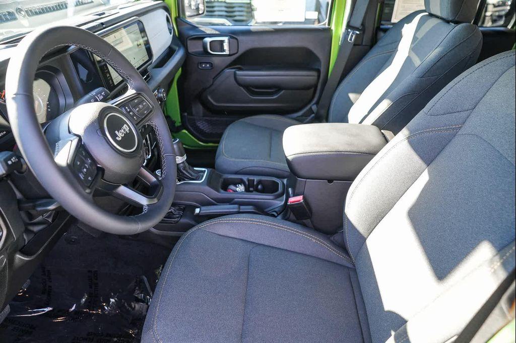 used 2025 Jeep Gladiator car, priced at $37,232