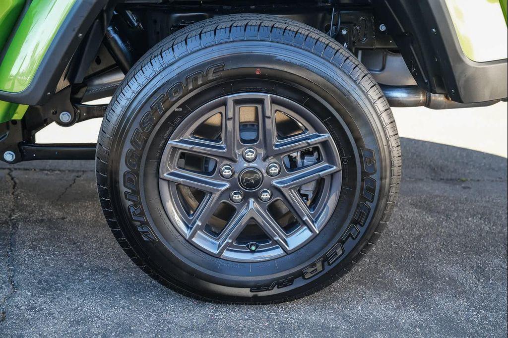 used 2025 Jeep Gladiator car, priced at $37,232