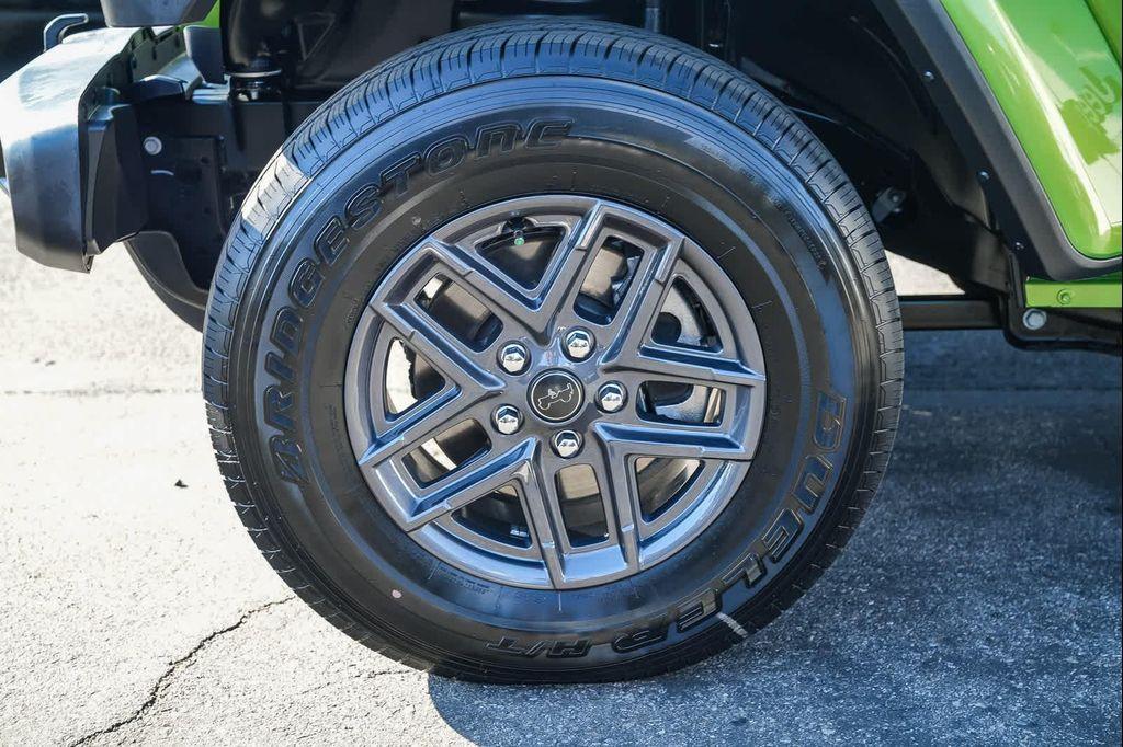 used 2025 Jeep Gladiator car, priced at $37,232