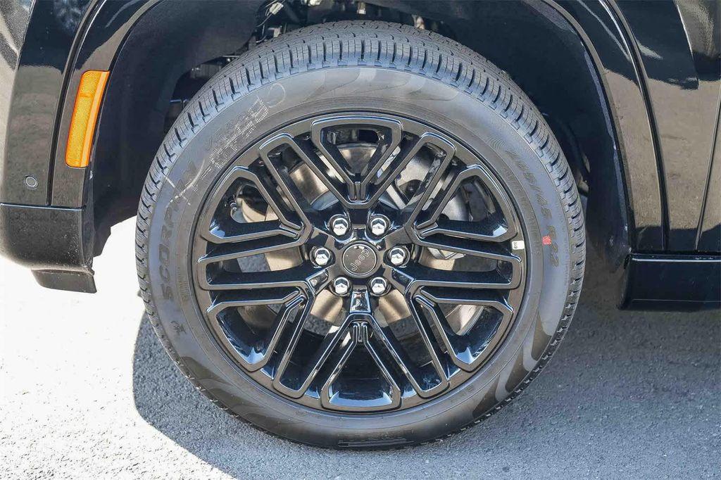 new 2026 Jeep Grand Wagoneer L car, priced at $80,629