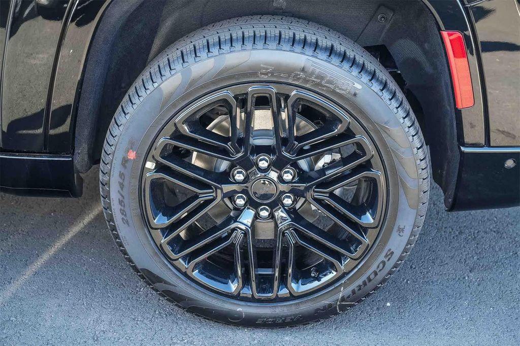 new 2026 Jeep Grand Wagoneer L car, priced at $80,629