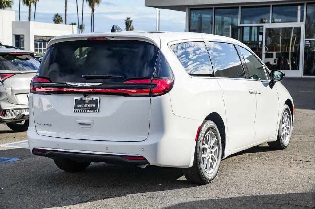 new 2026 Chrysler Pacifica car, priced at $39,234