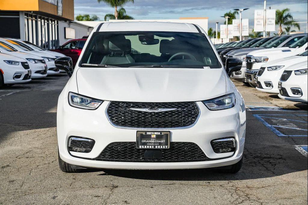 new 2026 Chrysler Pacifica car, priced at $39,234