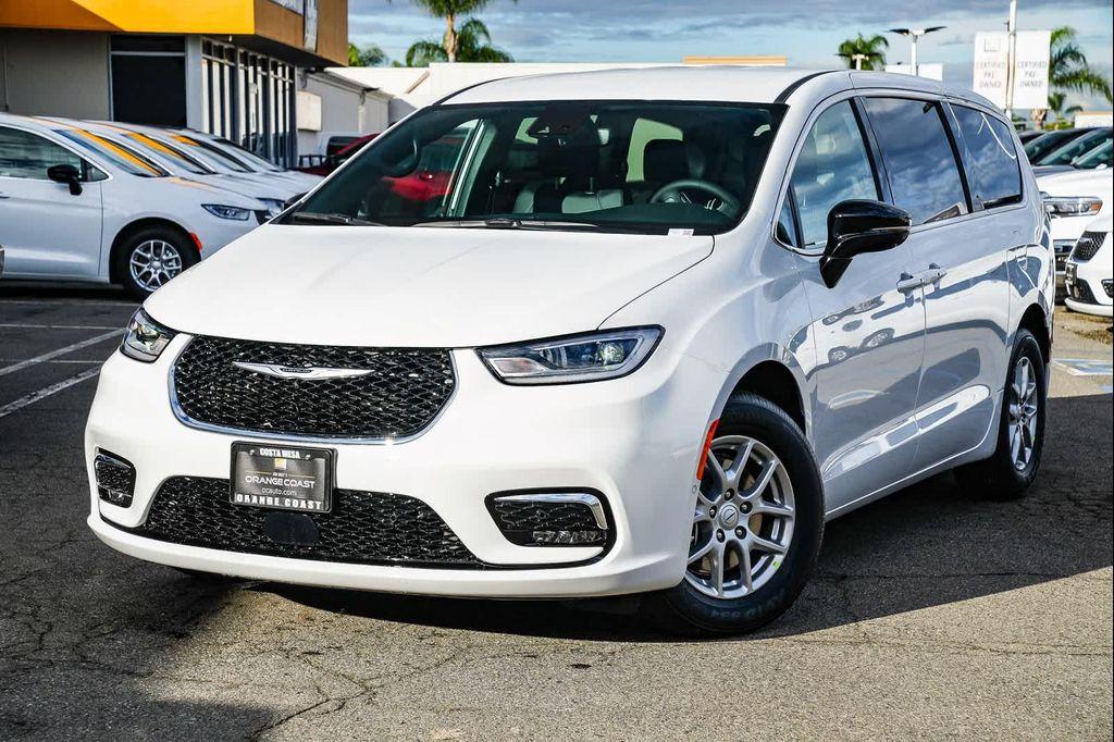 new 2026 Chrysler Pacifica car, priced at $39,234
