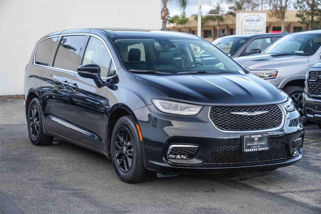 used 2023 Chrysler Pacifica car, priced at $22,397