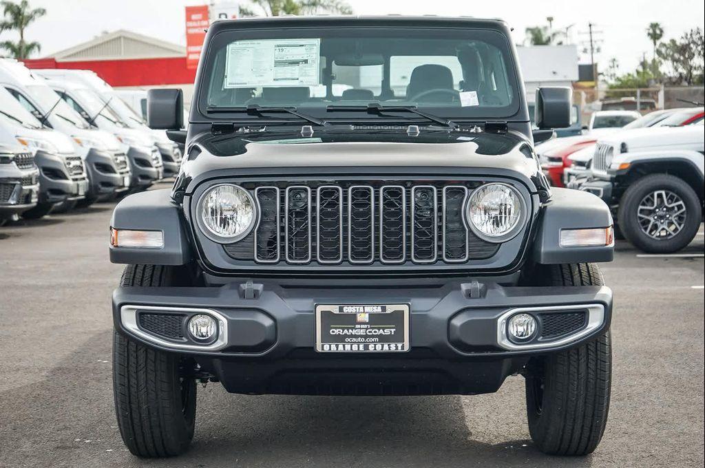 new 2026 Jeep Gladiator car, priced at $38,369