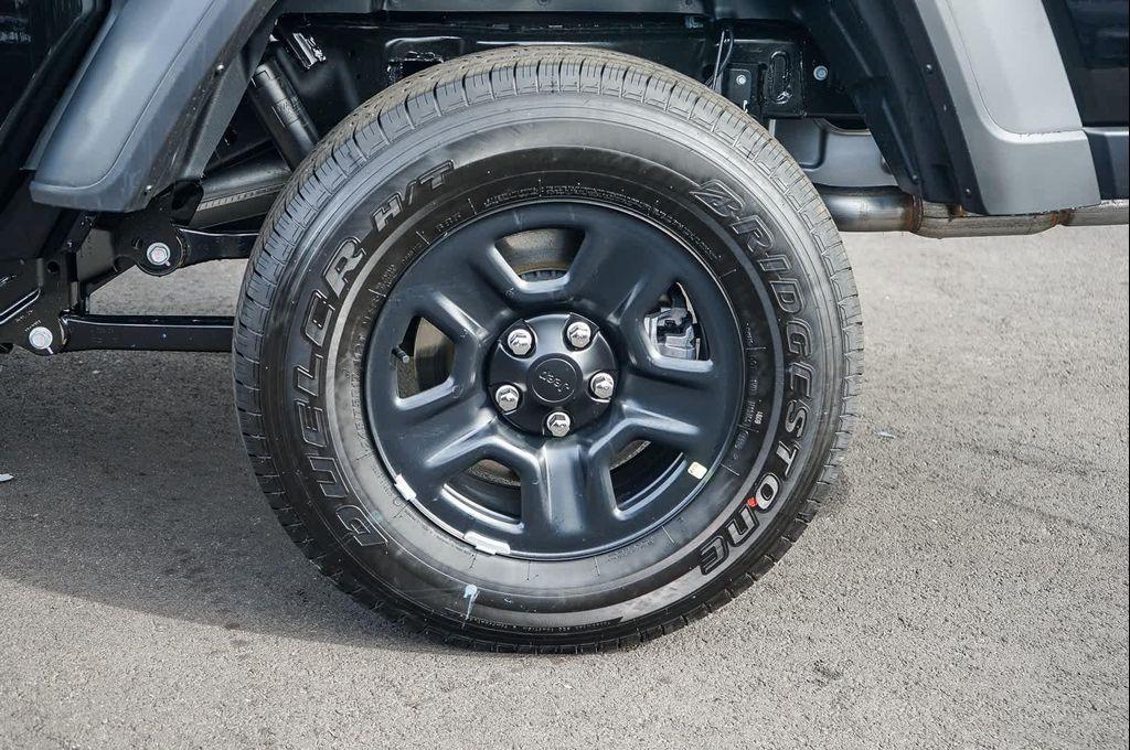 new 2026 Jeep Gladiator car, priced at $38,369