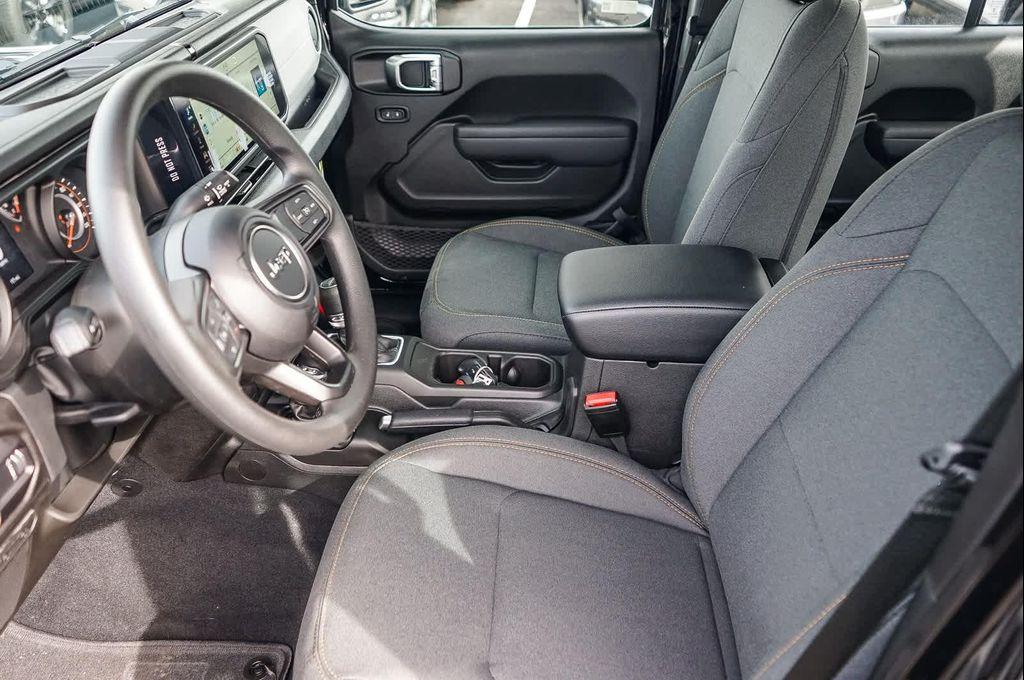 new 2026 Jeep Gladiator car, priced at $38,369