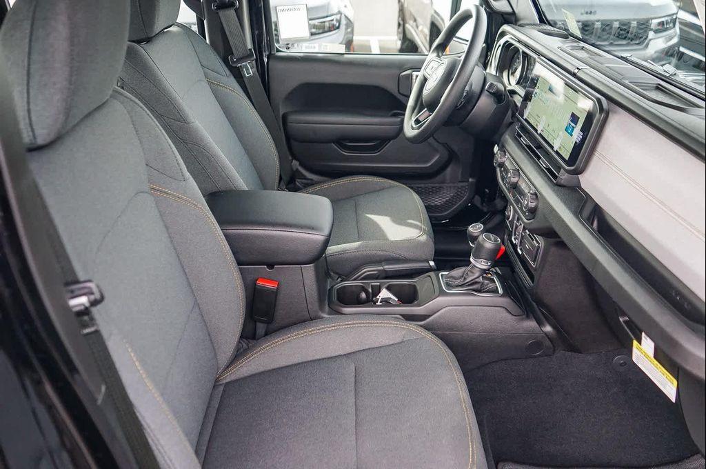 new 2026 Jeep Gladiator car, priced at $38,369