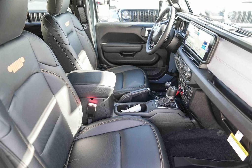 new 2025 Jeep Wrangler car, priced at $48,734