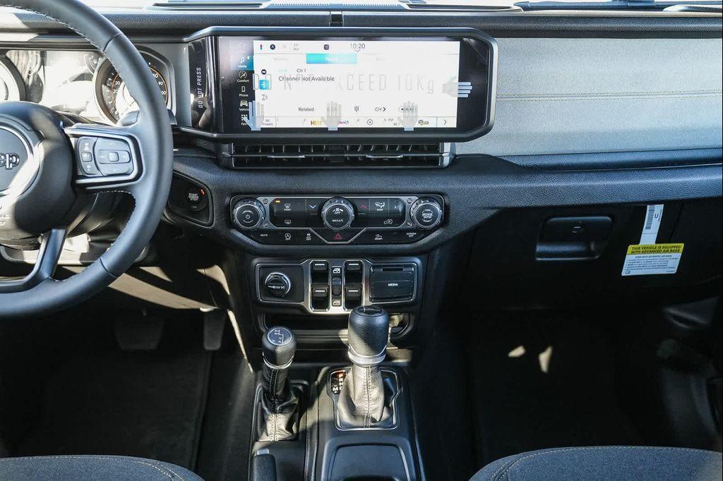 new 2026 Jeep Gladiator car, priced at $46,730