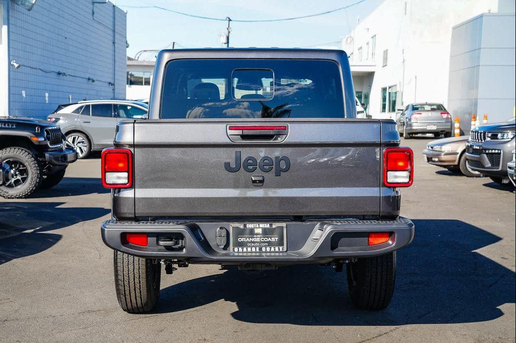 new 2026 Jeep Gladiator car, priced at $46,730