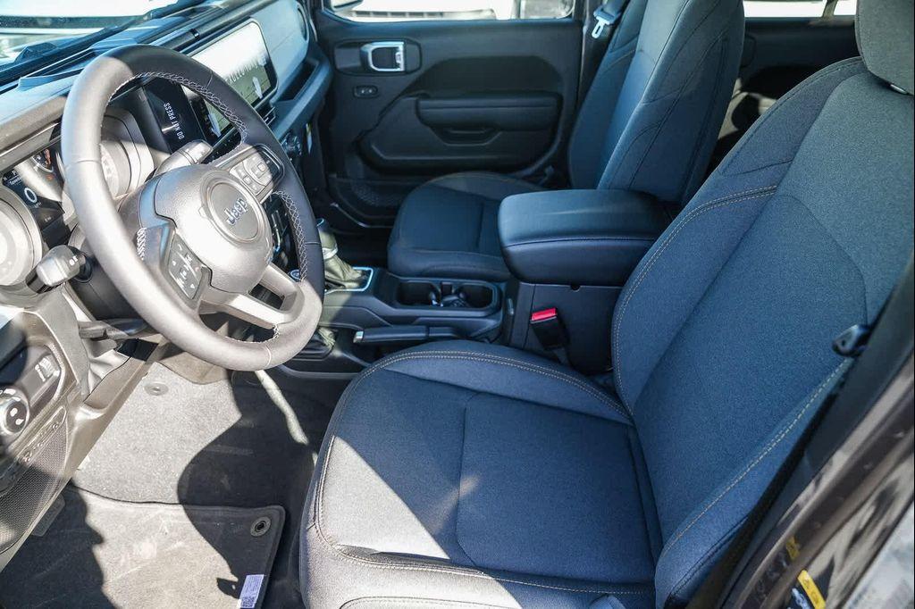 new 2026 Jeep Gladiator car, priced at $46,730