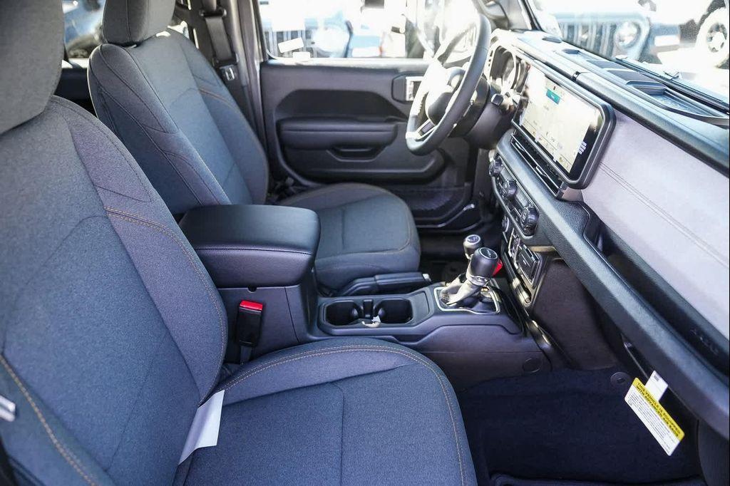 new 2026 Jeep Gladiator car, priced at $46,730