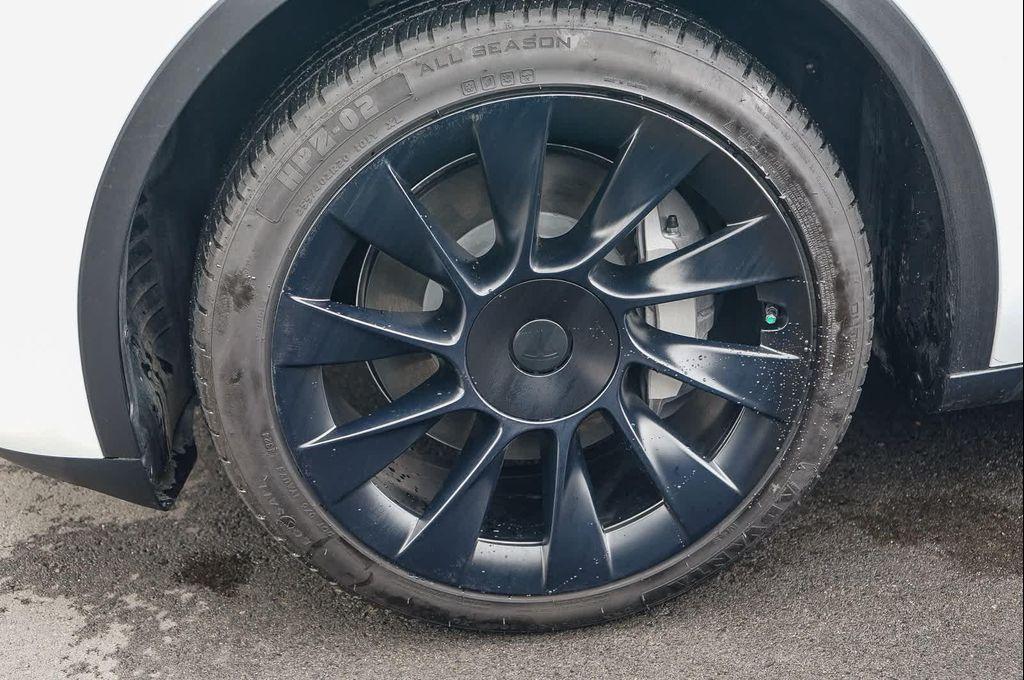 used 2024 Tesla Model Y car, priced at $33,399