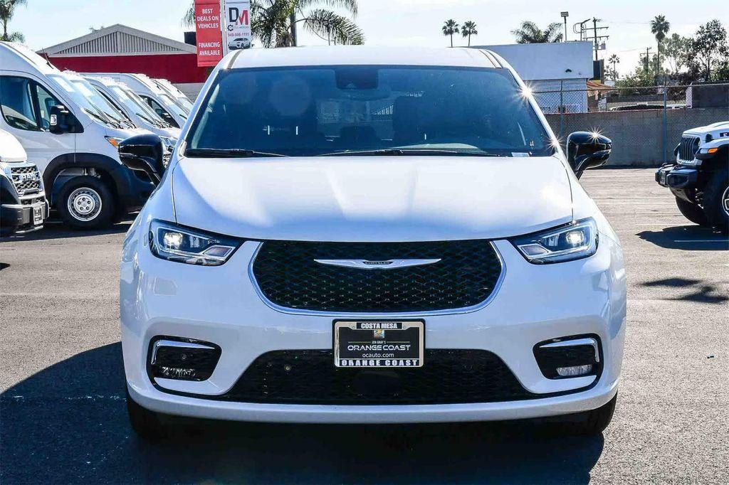 new 2026 Chrysler Pacifica car, priced at $39,189