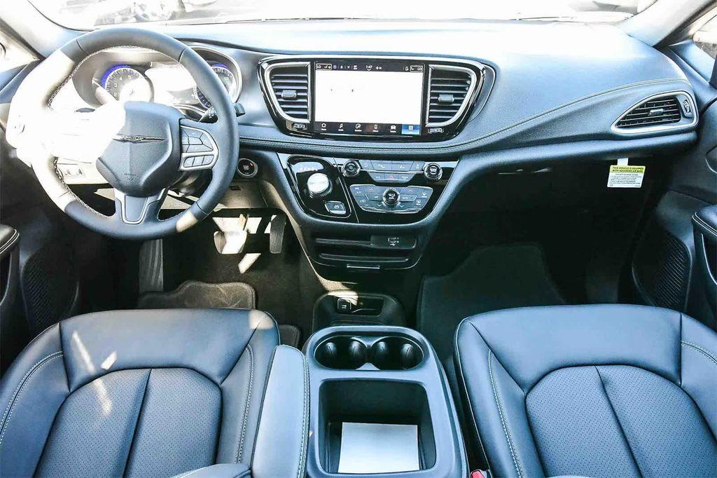 new 2026 Chrysler Pacifica car, priced at $39,189