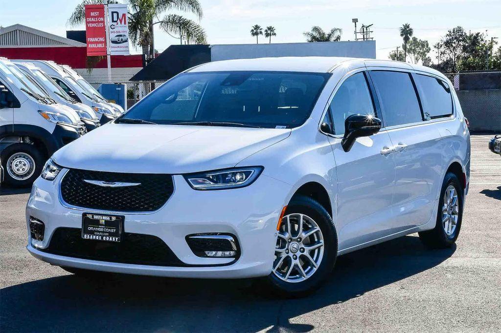 new 2026 Chrysler Pacifica car, priced at $39,189