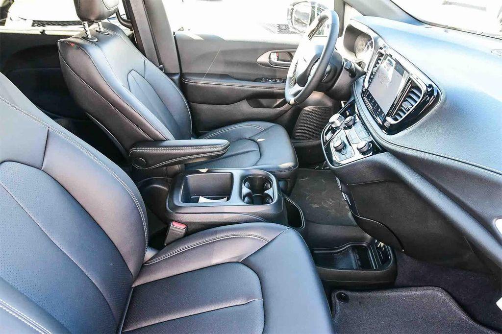 new 2026 Chrysler Pacifica car, priced at $39,189