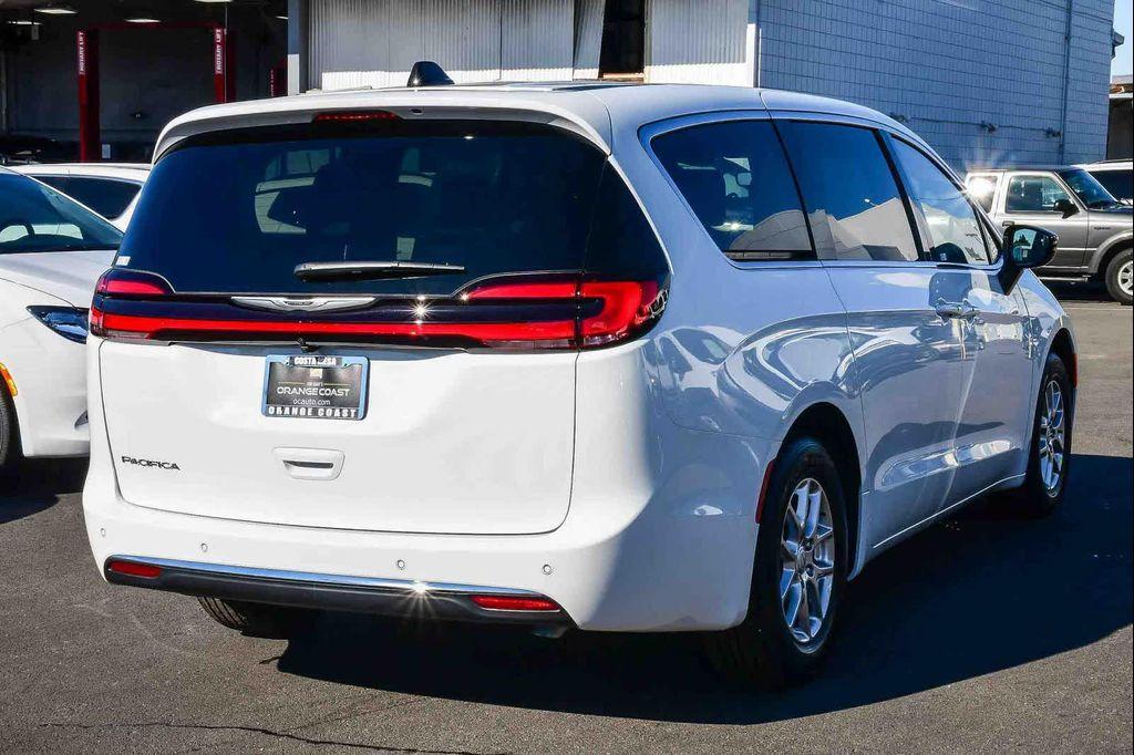 new 2026 Chrysler Pacifica car, priced at $38,674