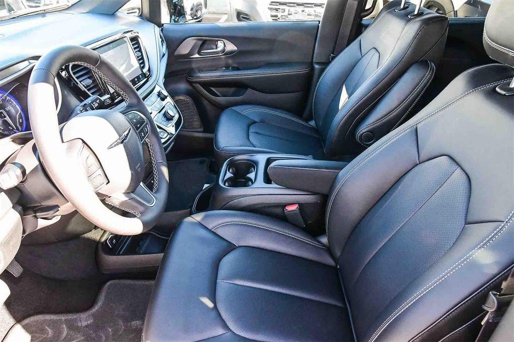 new 2026 Chrysler Pacifica car, priced at $39,189