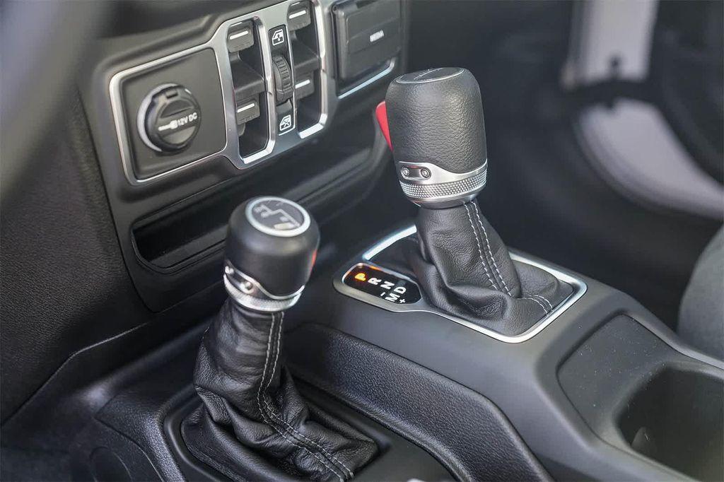 new 2026 Jeep Gladiator car, priced at $37,774