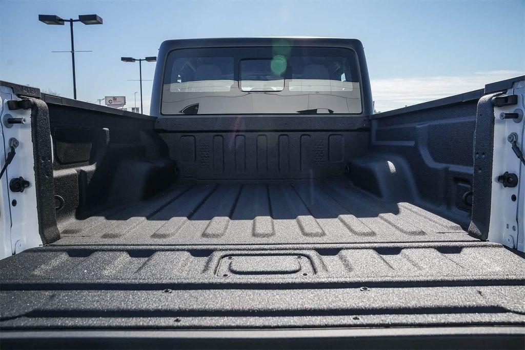 new 2026 Jeep Gladiator car, priced at $37,774