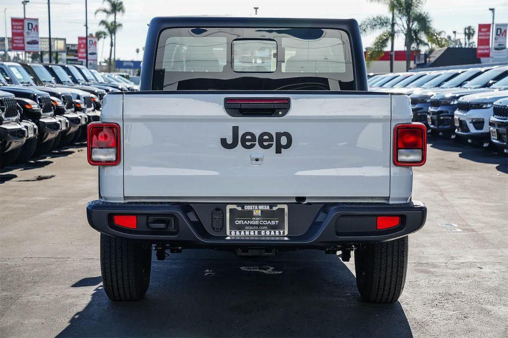 new 2026 Jeep Gladiator car, priced at $37,774