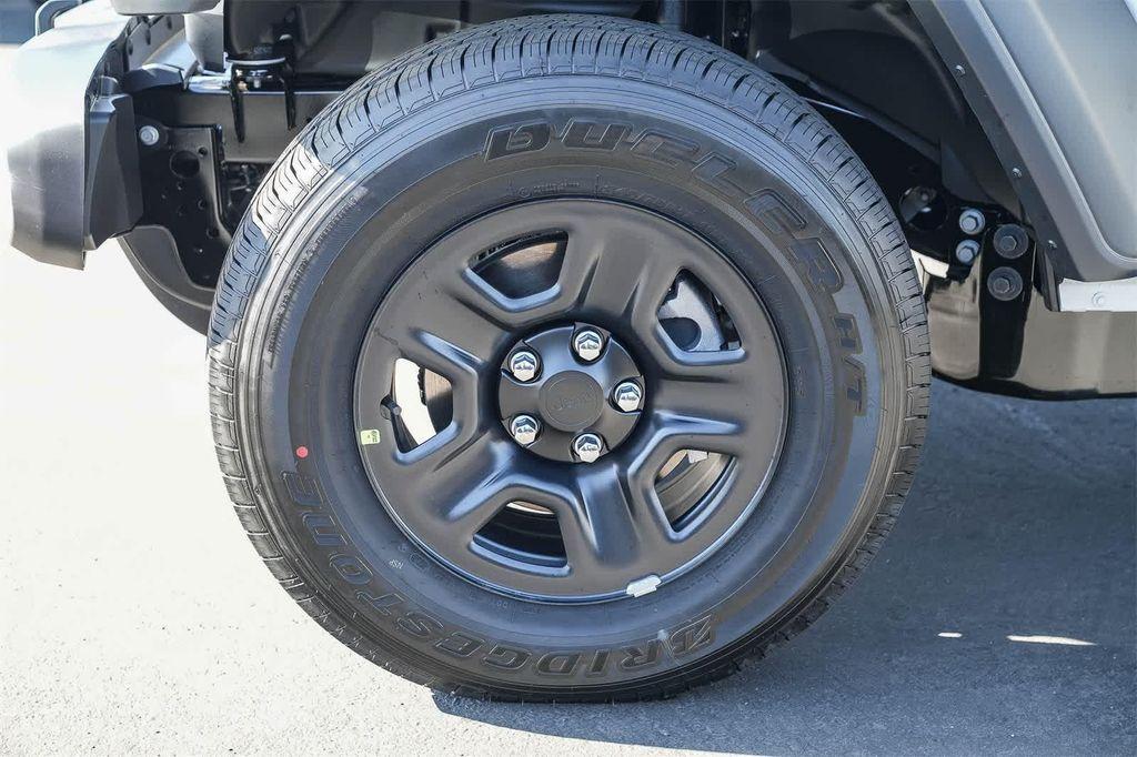 new 2026 Jeep Gladiator car, priced at $37,774