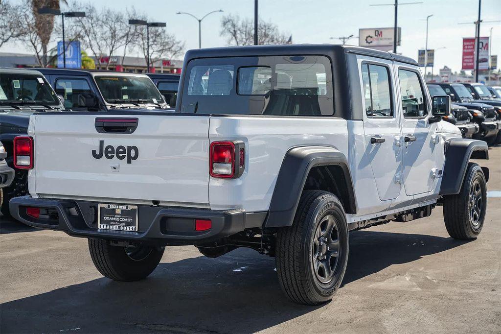 new 2026 Jeep Gladiator car, priced at $37,774