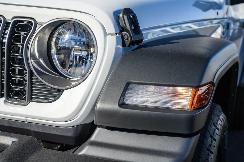 new 2026 Jeep Wrangler car, priced at $36,584