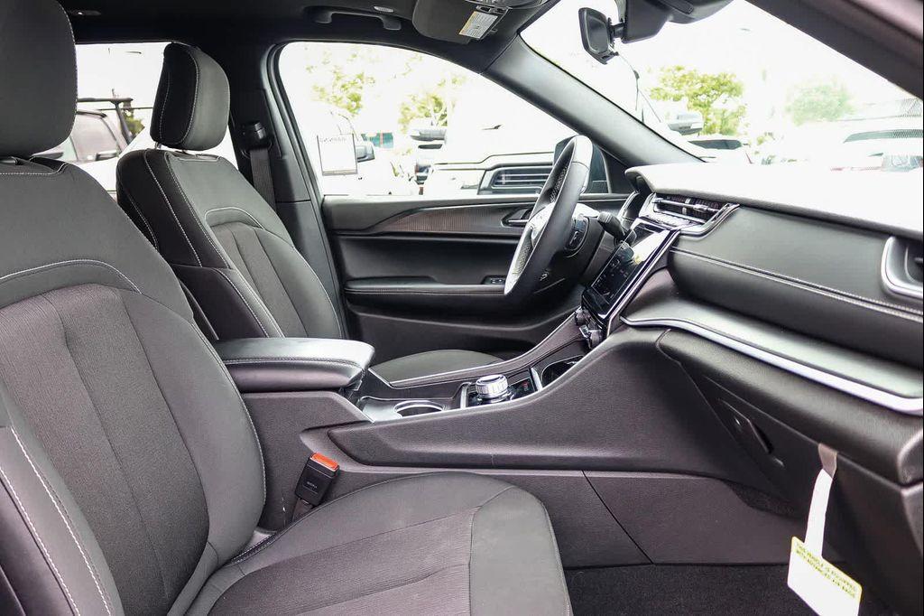 used 2025 Jeep Grand Cherokee L car, priced at $32,042