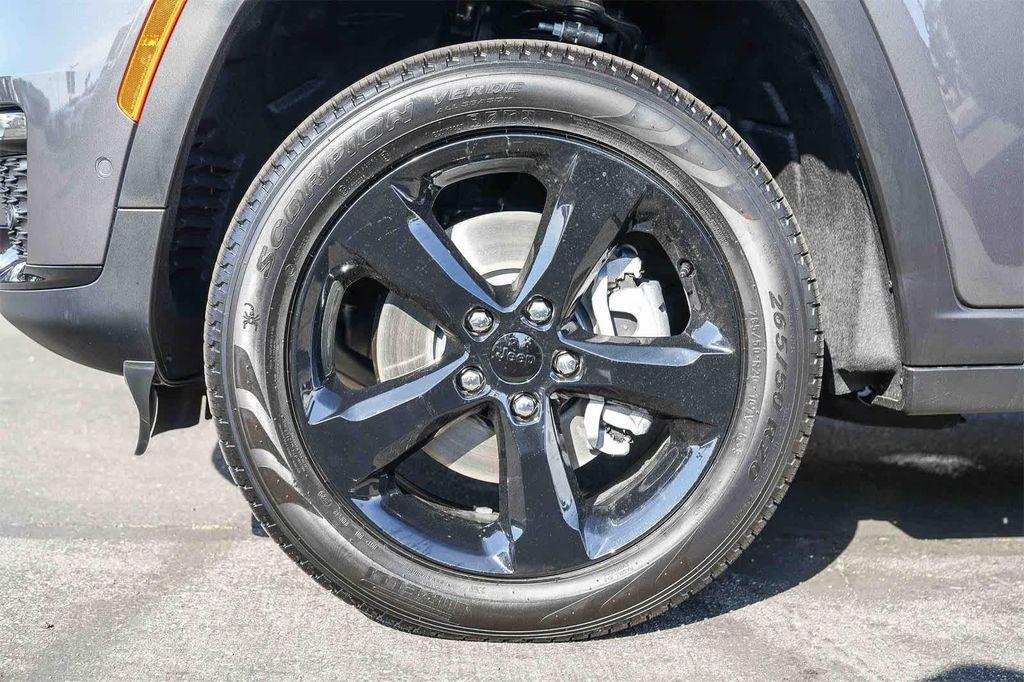 new 2025 Jeep Grand Cherokee L car, priced at $46,498