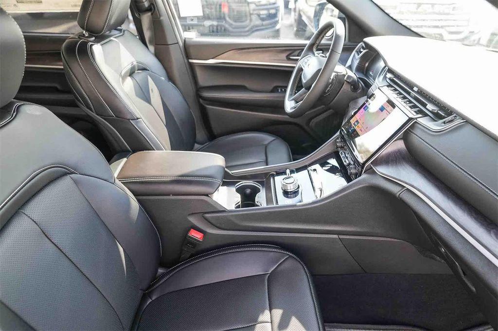 new 2025 Jeep Grand Cherokee L car, priced at $46,498