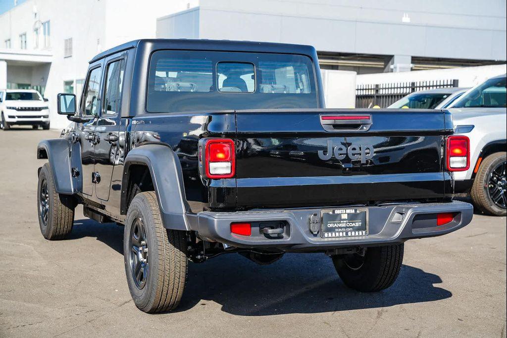 new 2026 Jeep Gladiator car, priced at $37,814