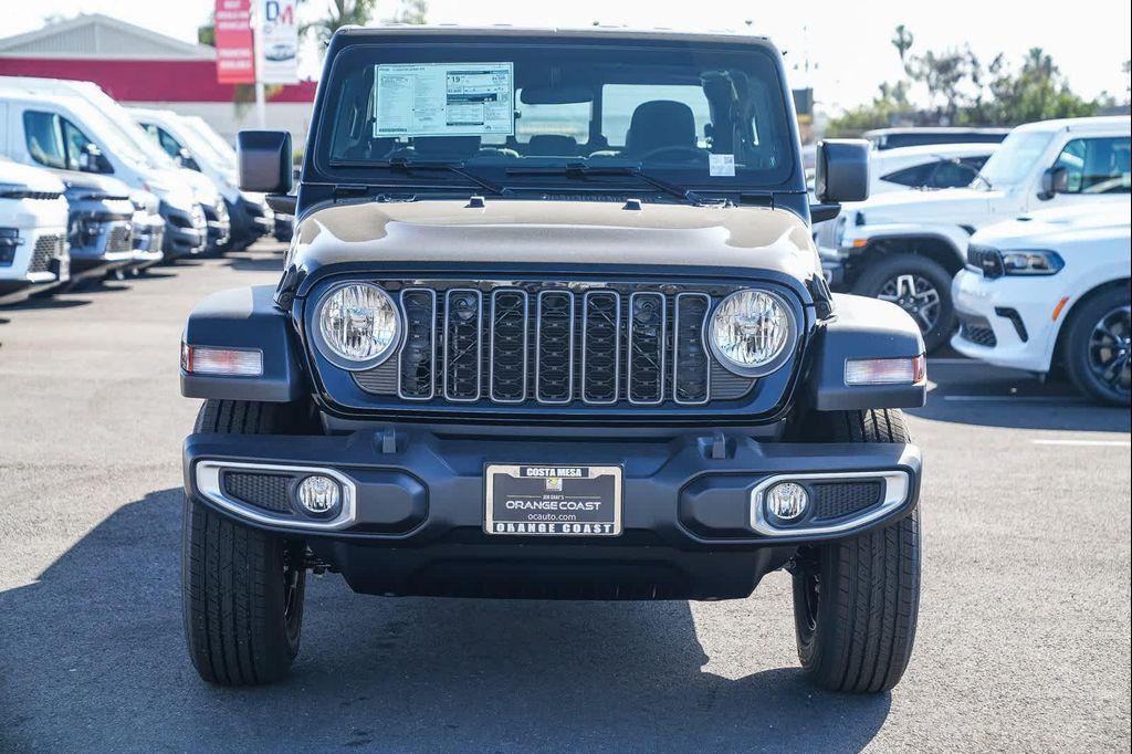 new 2026 Jeep Gladiator car, priced at $37,814