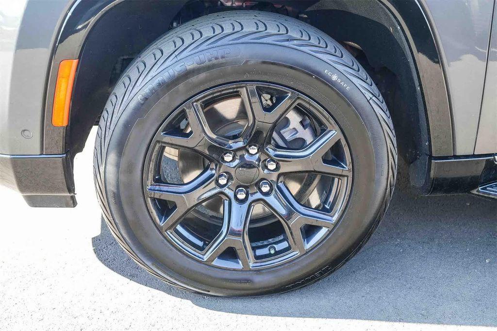 used 2022 Jeep Wagoneer car, priced at $35,682